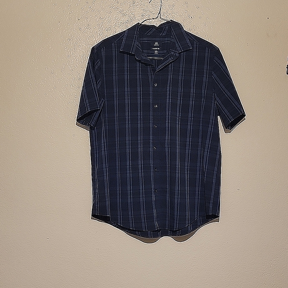2 for $18!!! 2XL "George" Blue button up shirt & Dark blue "George" button up. - Picture 4 of 6